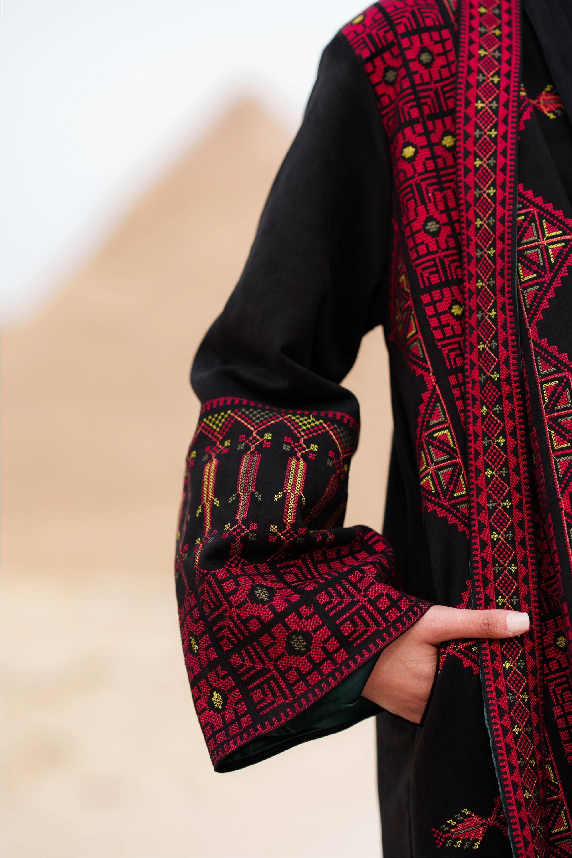 Elegant Sinai Black Kaftan – قفطان سيناوي أسود